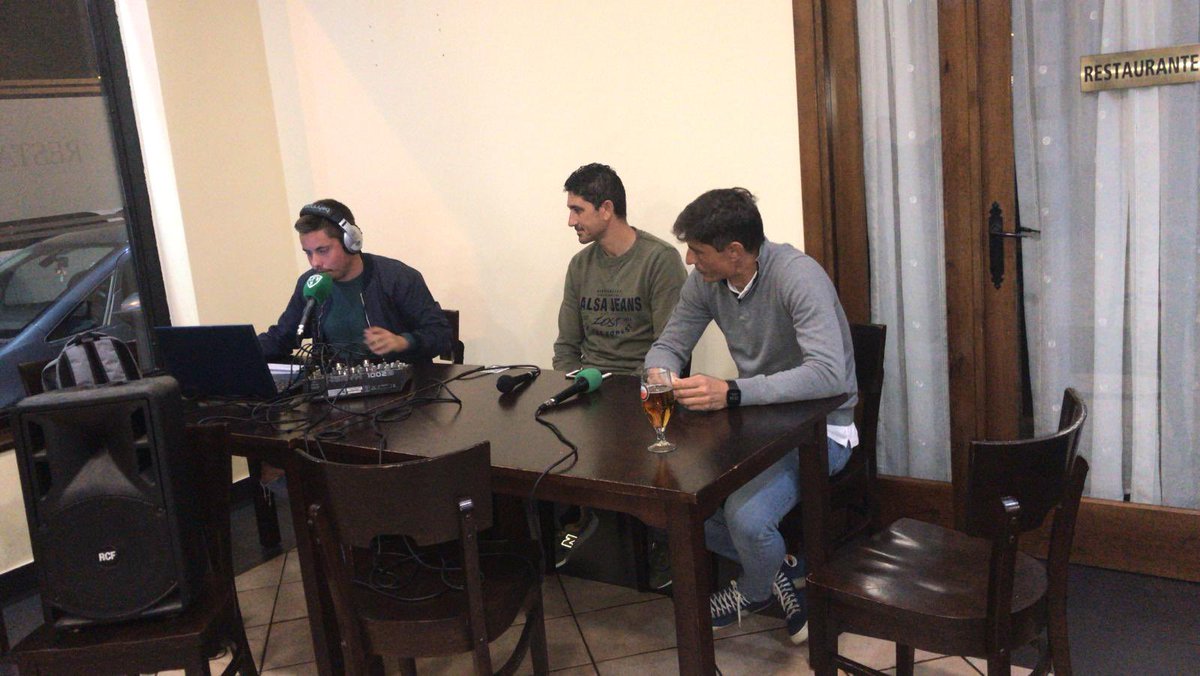 cfvillanovense's tweet photo. ๐ฏ Os dejamos las ๐ธ de la Tertulia de ayer en Bar Soto ๐ป
Un rato muy agradable en el que pudimos conocer mรกs en profundidad a nuestros dos tรฉcnicos ๐๐ป๐
#TertuliaCFV https://t.co/ln1Im7269X