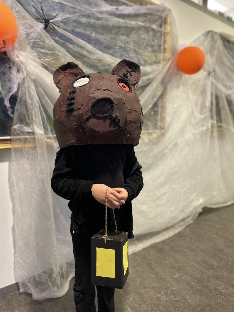 arskoli's tweet photo. Í Árskóla er hrekkjavaka í dag 👻🎃😱 #menntaspjall https://t.co/Ws8ayfFPcK