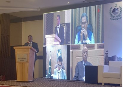 pkBritish's tweet photo. Amir Ramzan, Country Director @pkbritish speaking at the #AllPakVCsConference announced the launch of two policies with @hecpkofficial, and an increase in funding for scholarships in partnership with the @scotgov to enable 500 young women to pursue their education. https://t.co/SdZxY6aaUP
