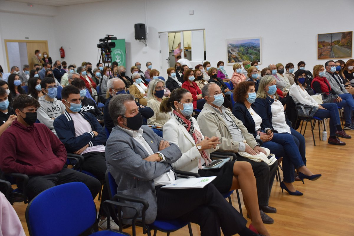 👏 El evento ha tenido una gran acogida con la presencia de mujeres trabajadoras del área rural de la comarca y estudiantes de economía y empresa de IES.
