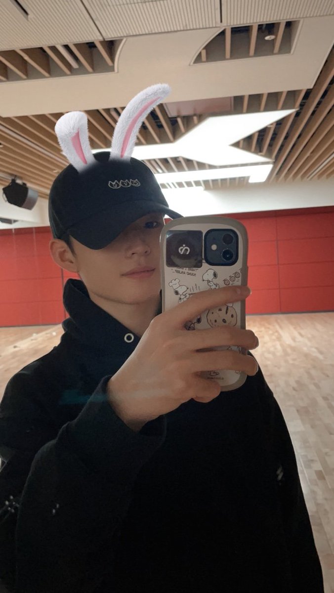 오늘은 토끼가 되어보았습니다!!! 엄청난 점프를 할 수 있을지도 모릅니다 🐰🐰 #케이주 #Keiju