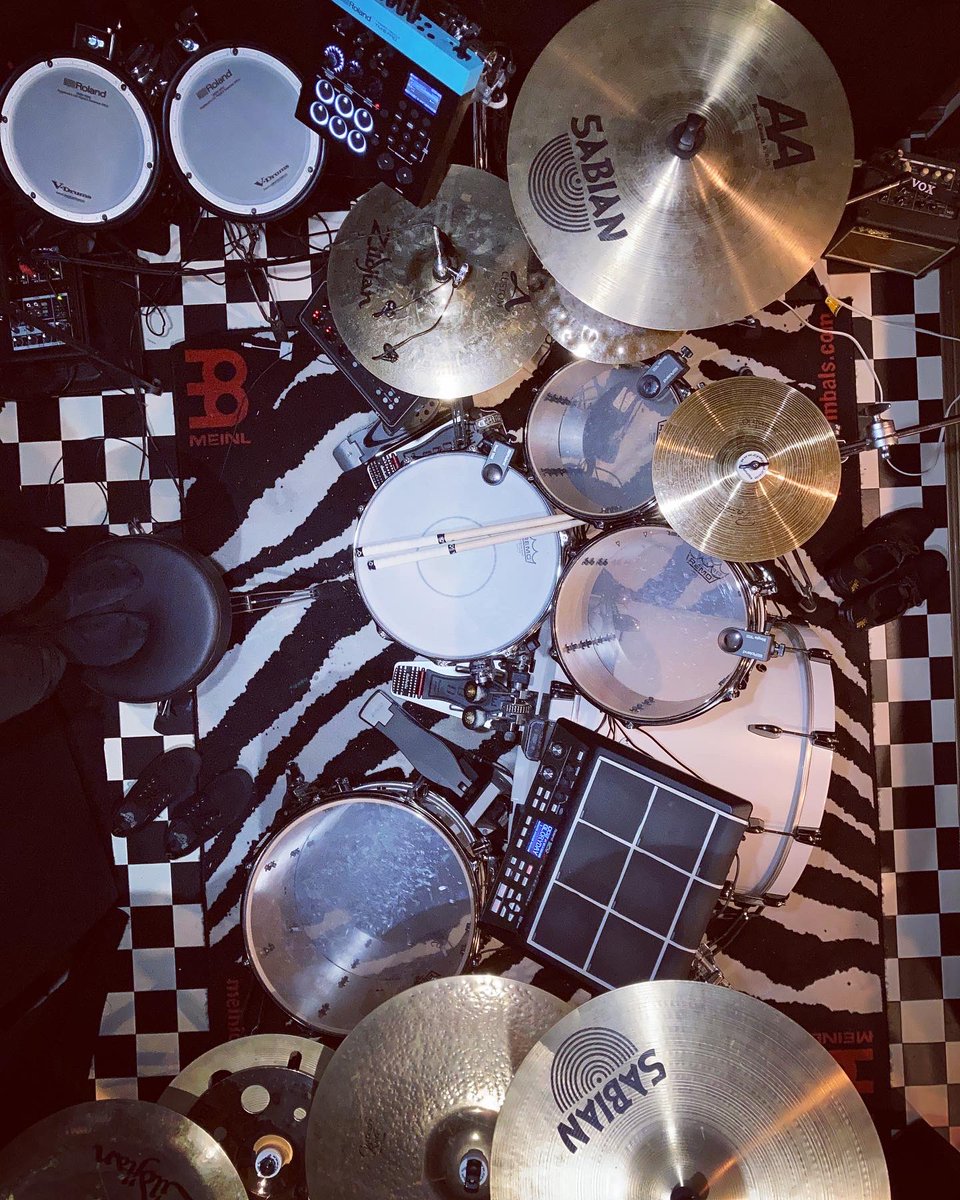 ug_siro_kuro's tweet photo. 🏁UG DRUM🏁

THE AGUL ver.

使いこなすぞー🔥🔥🔥

#sakaedrums
#roland
#hybriddrum
#tm6pro
#drumset https://t.co/l9nvqdYxtZ