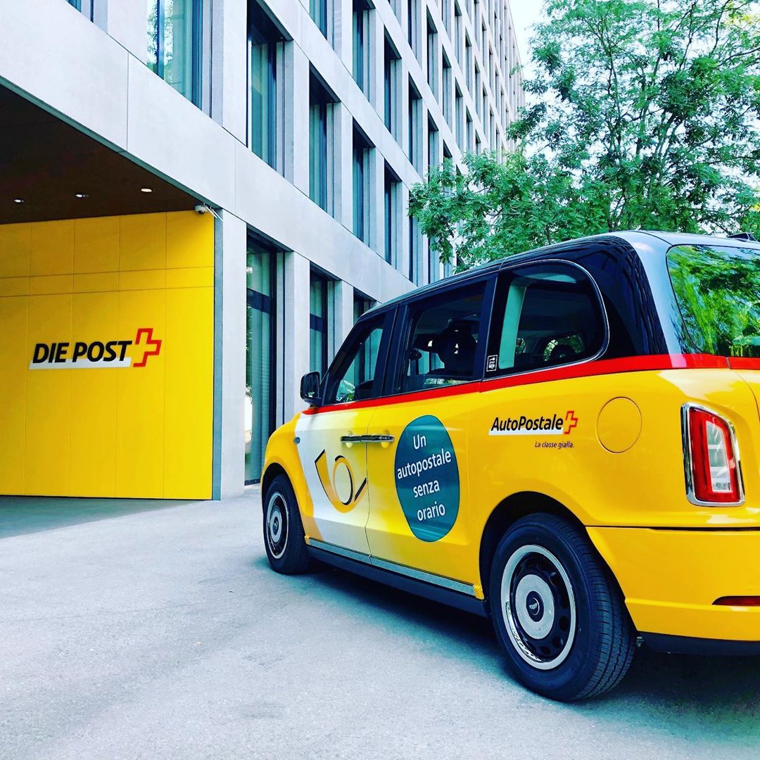 LEVC_Germany's tweet photo. #TX Electric Shuttle gesichtet in #Switzerland 🇨🇭 🇪🇺
#DiePost #ElectricShuttle #ElectricVehicle #LEVCSpotted
📷: Andy_Brandster https://t.co/jEQ6UF4NpA