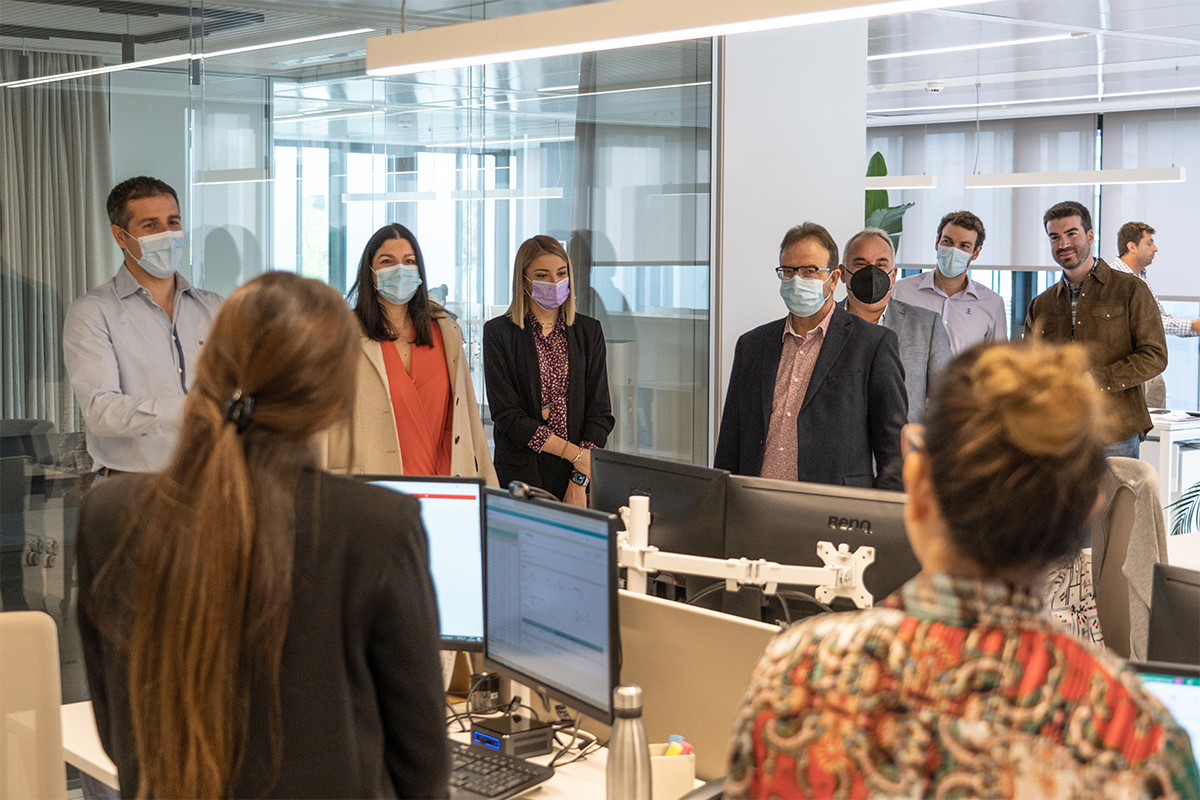 StollerEurope's tweet photo. 🏢Yesterday we had the pleasure of receiving the visit of @OraServices, Stoller Europe distributor in Greece, with the aim of visiting our new headquarters and analyzing the strategies to develop together in this territory.

#ThisIsStoller #ThisIsCustomer https://t.co/1ZkQIrFVgX
