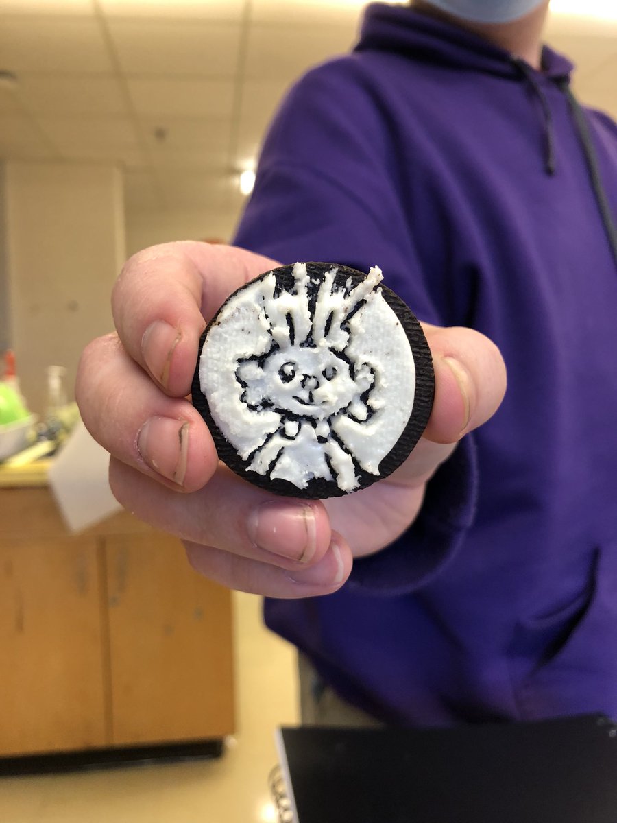 HTH_Art's tweet photo. A few low relief Oreo carvings to start Halloween weekend. @hthtigers https://t.co/mOP6A10TBU