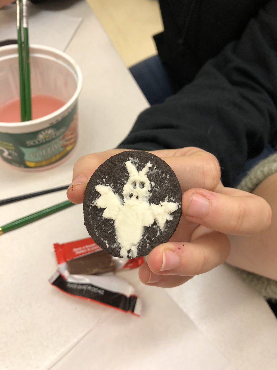 HTH_Art's tweet photo. A few low relief Oreo carvings to start Halloween weekend. @hthtigers https://t.co/mOP6A10TBU