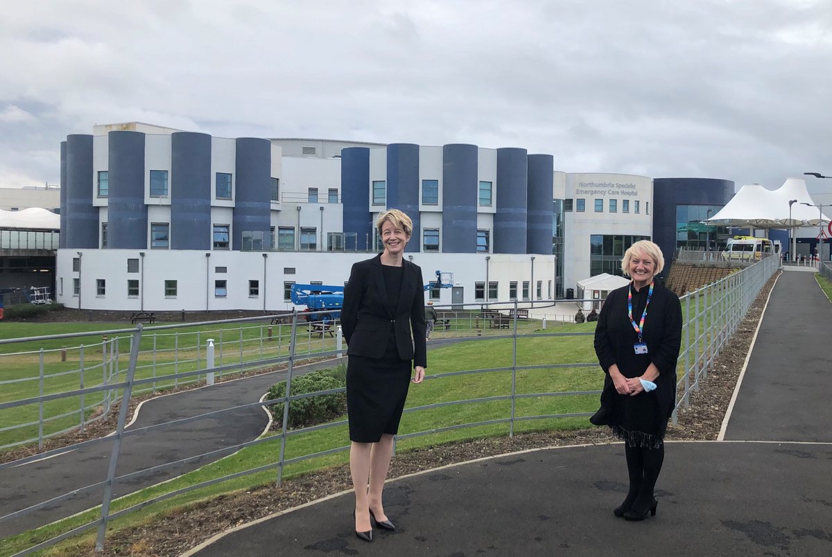 NorthumbriaNHS's tweet photo. Delighted to welcome NHS chief executive @AmandaPritchard to our emergency hospital in Cramlington and meet staff involved in patient care

She heard how our hospitals and community nurses are working closely with primary care to offer the best services to patients💙(1/2) https://t.co/HHm78g2C1Y