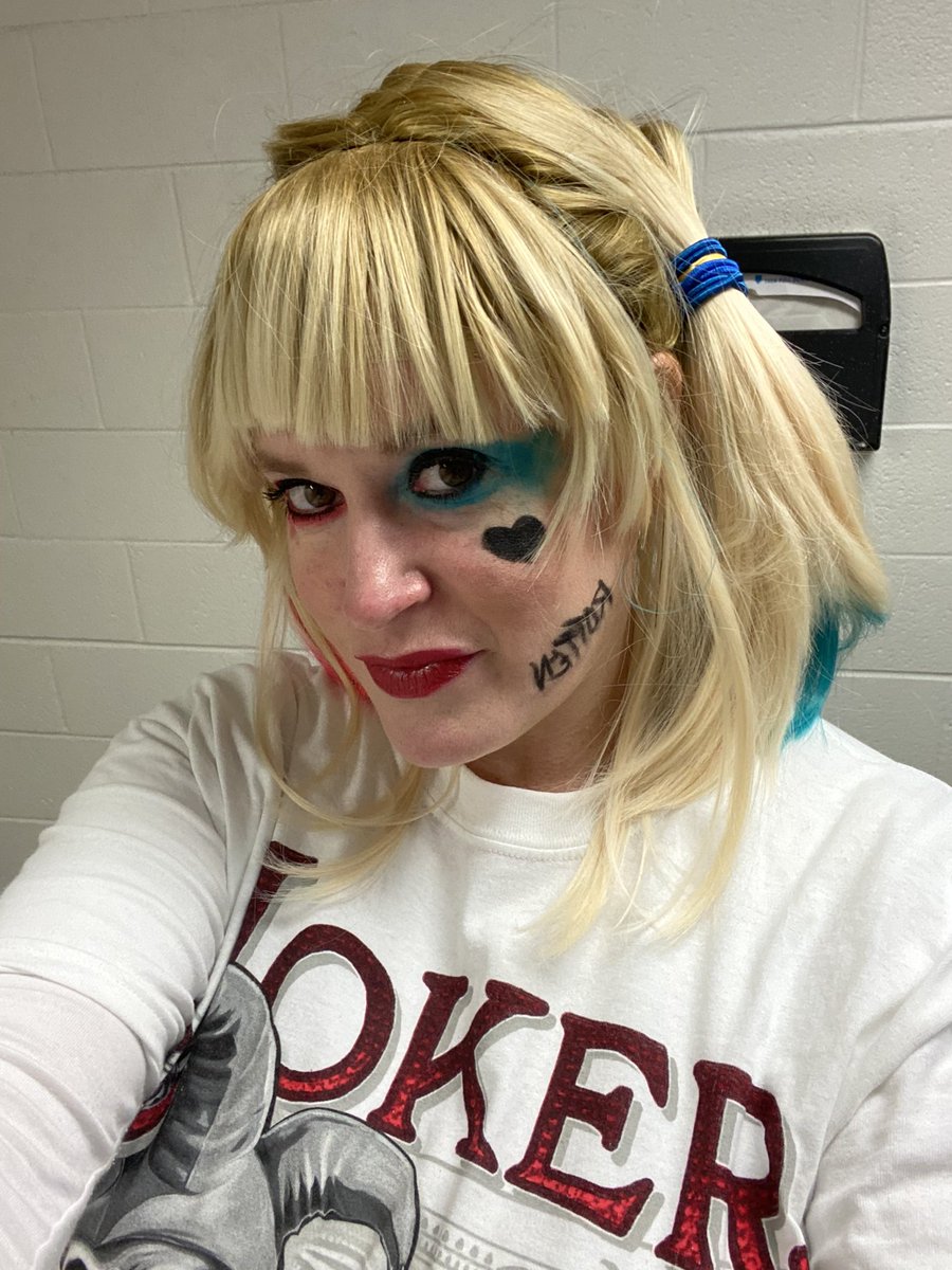 KimCraig0590's tweet photo. Wig Out Friday! @SalemSCA https://t.co/3S5qQERO1P