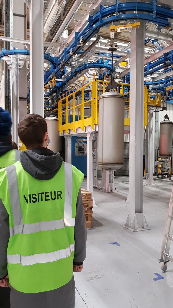ArtsetMetiers_'s tweet photo. 🚧🏭Visites d'entreprises pour les élèves de 1ère année du campus Arts et Métiers d'Angers.
Découverte du secteur industriel avec de belles entreprises @SouriauSunbank @GroupManitou @ToyotaFrance @GroupeColas #GroupeAtlantic #triviumpackaging @HitachiGlobal @Longchamp_FR https://t.co/lUHzMM5w9J