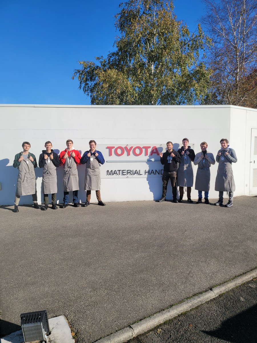 ArtsetMetiers_'s tweet photo. 🚧🏭Visites d'entreprises pour les élèves de 1ère année du campus Arts et Métiers d'Angers.
Découverte du secteur industriel avec de belles entreprises @SouriauSunbank @GroupManitou @ToyotaFrance @GroupeColas #GroupeAtlantic #triviumpackaging @HitachiGlobal @Longchamp_FR https://t.co/lUHzMM5w9J