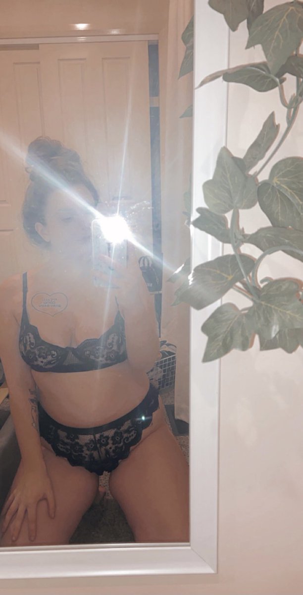 Lola_FA5233's tweet photo. ITS WORK TIME!!! come down to @FlameAngel10 and see me and the gorgeous girls! Call and book Lola π€π€ #sexworker #brothel #sexygirls #flameangels https://t.co/mPYc9faYwB