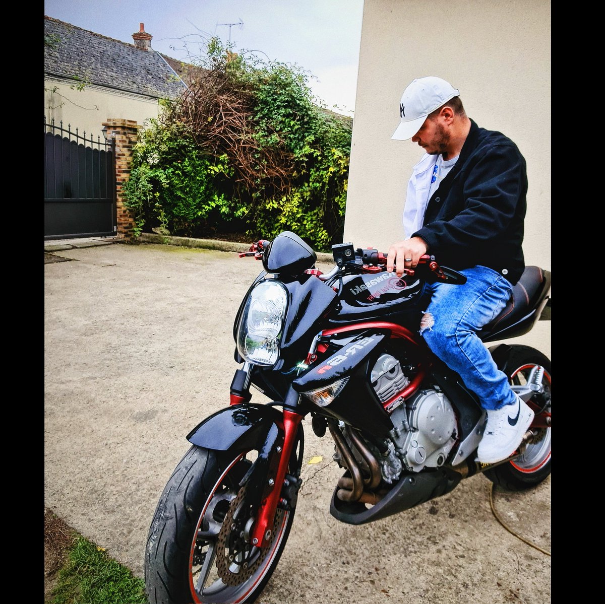 Val_daeky's tweet photo. #NouvellePhotoDeProfil https://t.co/4rmgVK4J8a