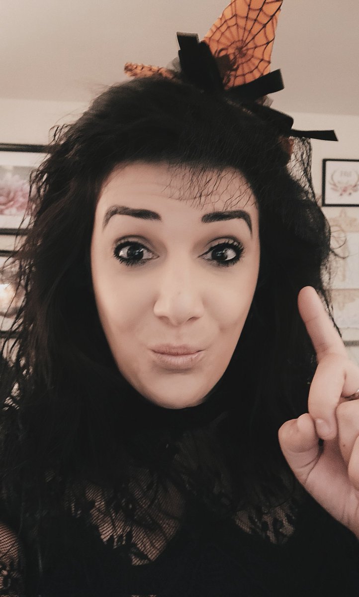 Lindsay Thompson tweet media