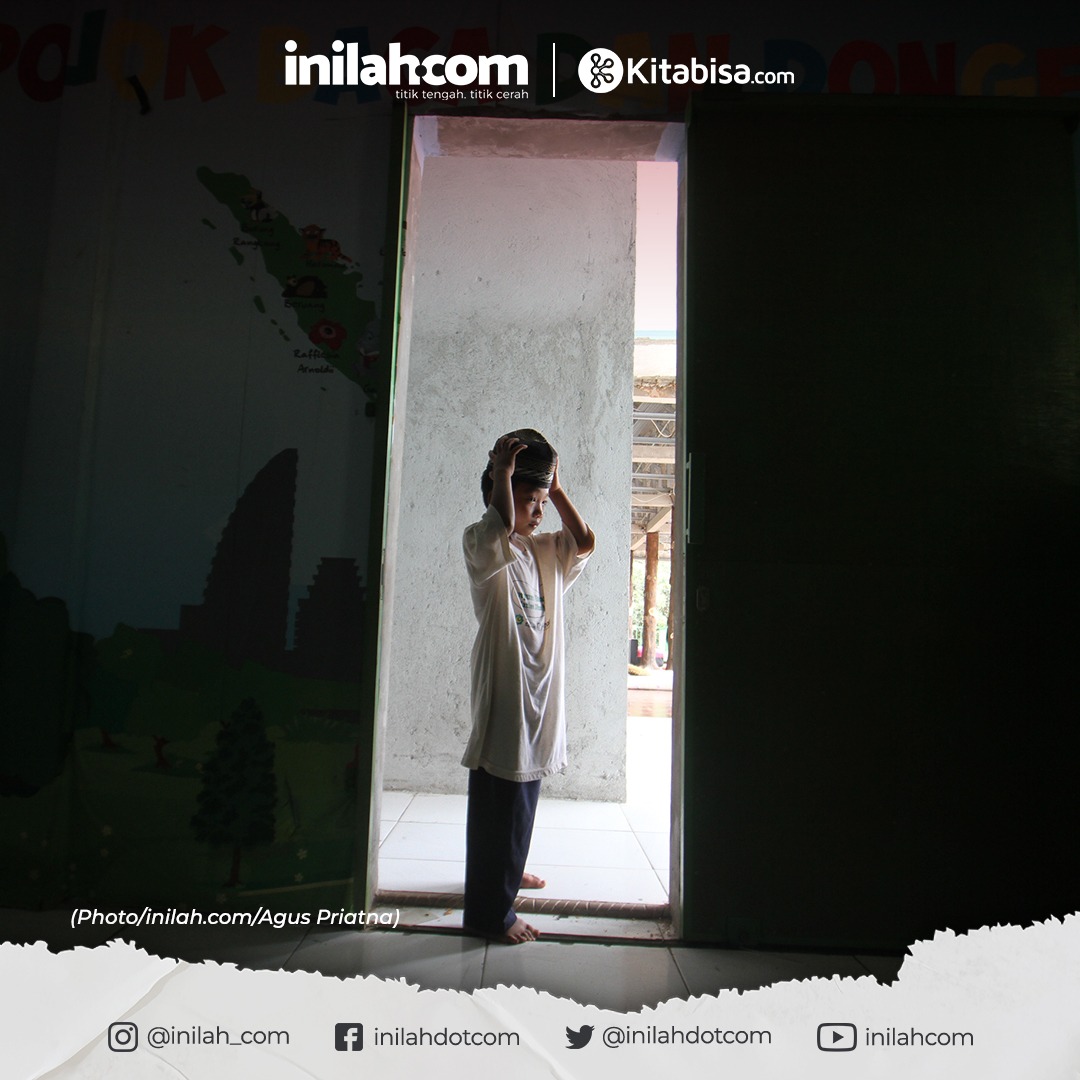 inilahdotcom's tweet photo. Willi dan teman-temannya di Komunitas NTT bukan Muslim, tetapi penuh ketulusan mereka membantu Saung mendirikan pesantren dan membuat Nurjadid terus berdiri dan beroperasi. https://t.co/Ebg6CSRawZ