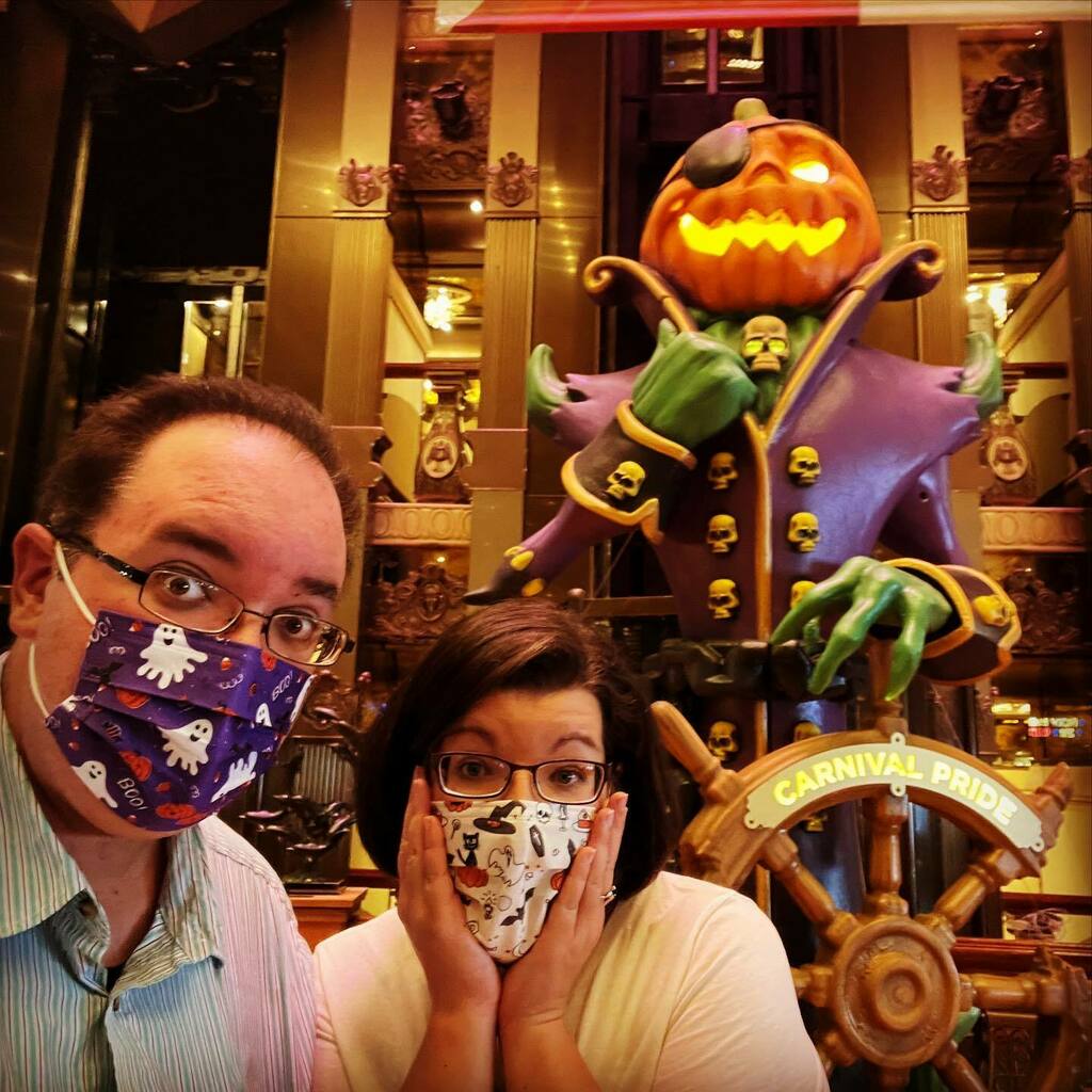ParoDeeJay's tweet photo. Halloween onboard a cruise ship is always a blast! Here’s another random shot from our time onboard #CarnivalPride!! :D #ChooseFun #FrightfullyFun https://t.co/bbkE97irJC