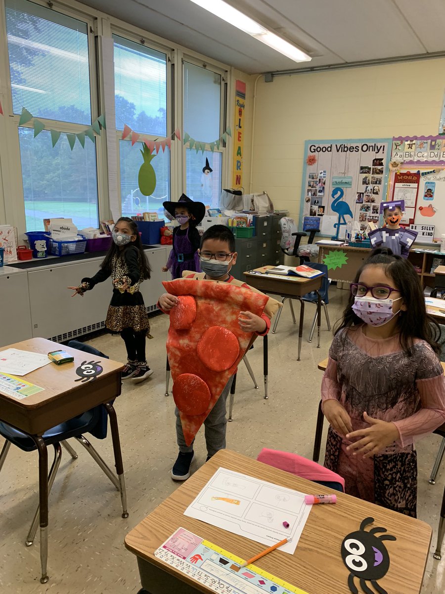 NicoleBensonRMS's tweet photo. Happy Halloween!@NicoleBensonRMS https://t.co/7FCjDwQWsM
