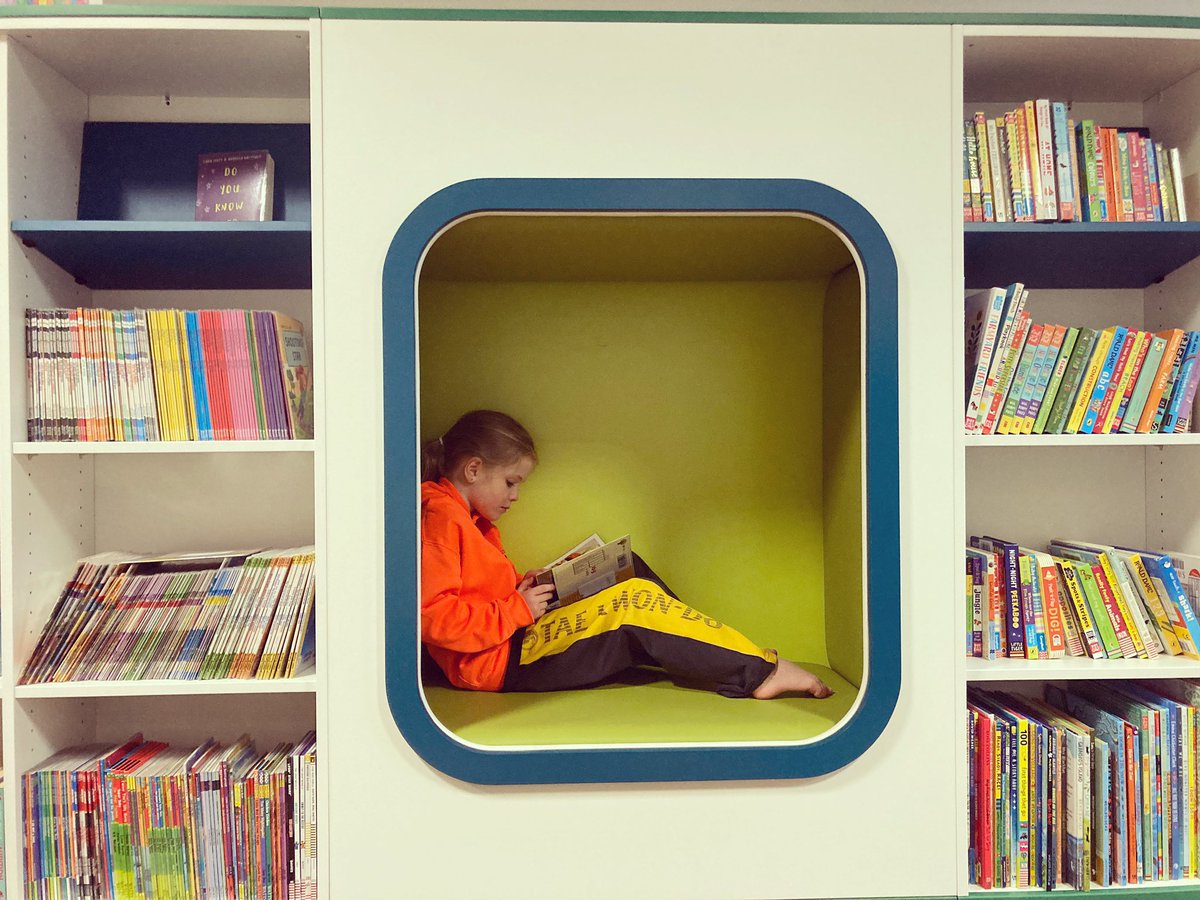 aura_wales's tweet image. Happy Friday! 🙌Weekend plans are all “booked”! 📖

We are loving the new #BookNook at Deeside Library, have you visited yet? 📚 #LoveReading #AuraLibraries