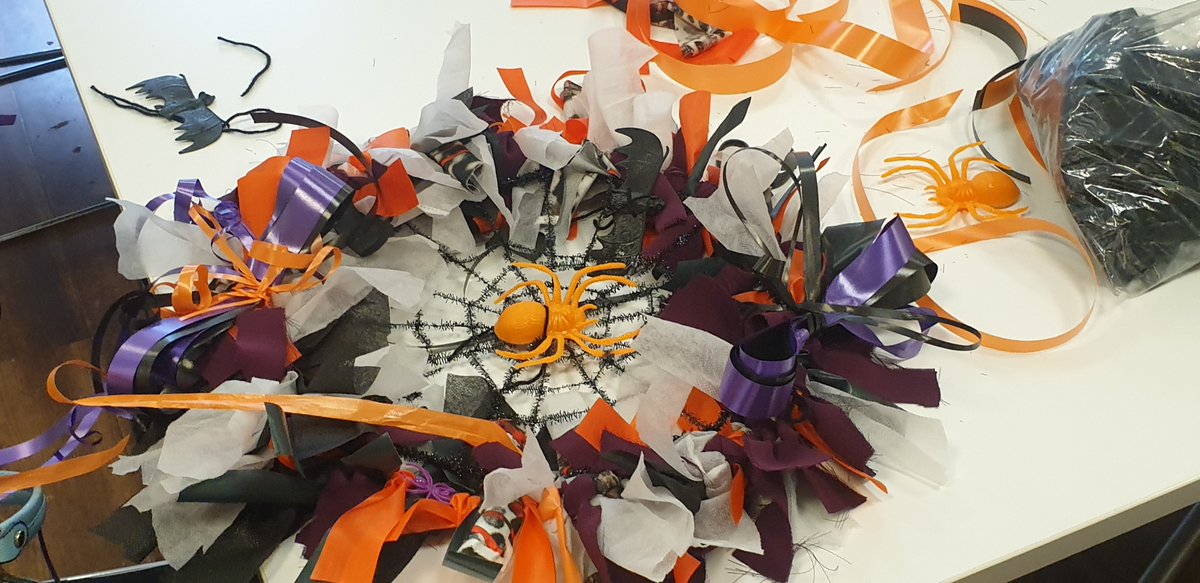 LetsCraftNI's tweet photo. Halloween Wreath Making Workshops this week have been a great way to harness a little creativity! 🎃🕷️🎃 #craftforhealthandwellbeing #halloween2021 
@FootprintsWomen https://t.co/OLN08eC09c