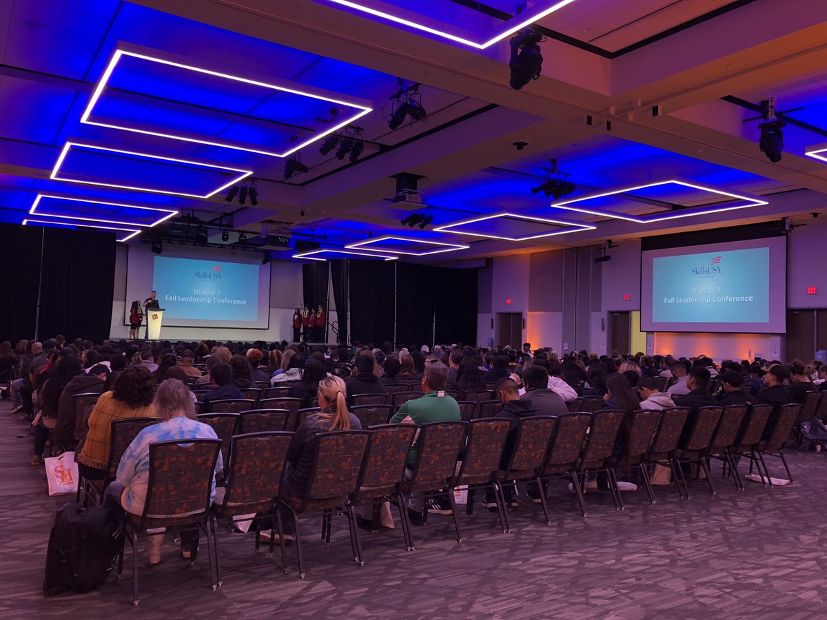 SHSUEngrTech's tweet photo. @SHSUEngrTech faculty and students are happy to participate and host @SkillsUSA guests @SamHoustonState campus and show them our undergrad students-involved applied research projects. #FallLeadershipConference https://t.co/i9o13Jn96M