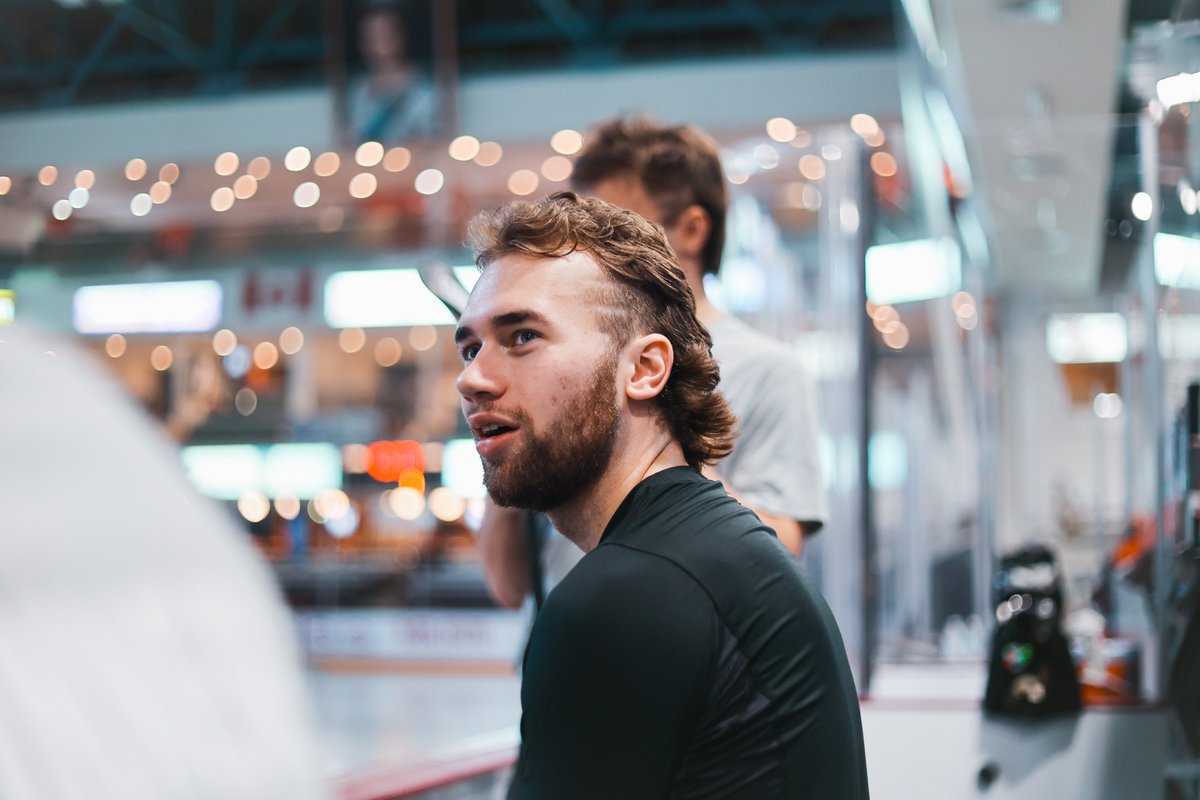 PetesOHLhockey's tweet photo. More mullets, less problems.
#PetesHaveFun https://t.co/CtX37CUTWj