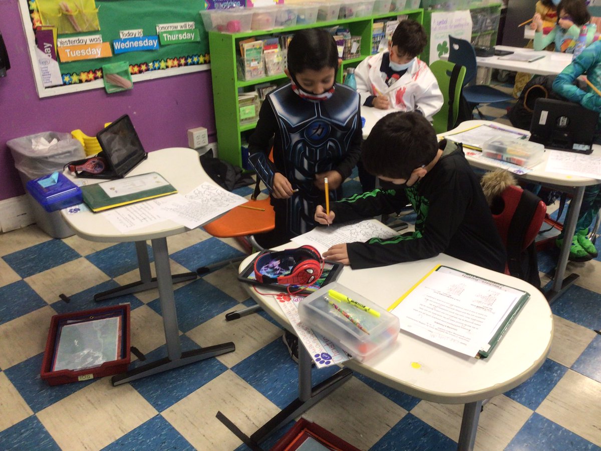 Working on Batty Synonyms <a href="/Hampton_Street/">Hampton Street</a> #HALLOWEEN