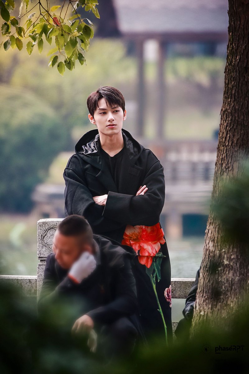 phaseRPT's tweet photo. 《独家童话》

#세븐틴 #SEVENTEEN #준 #문준휘 #JUN #文俊辉 https://t.co/DsDykzJw2Q