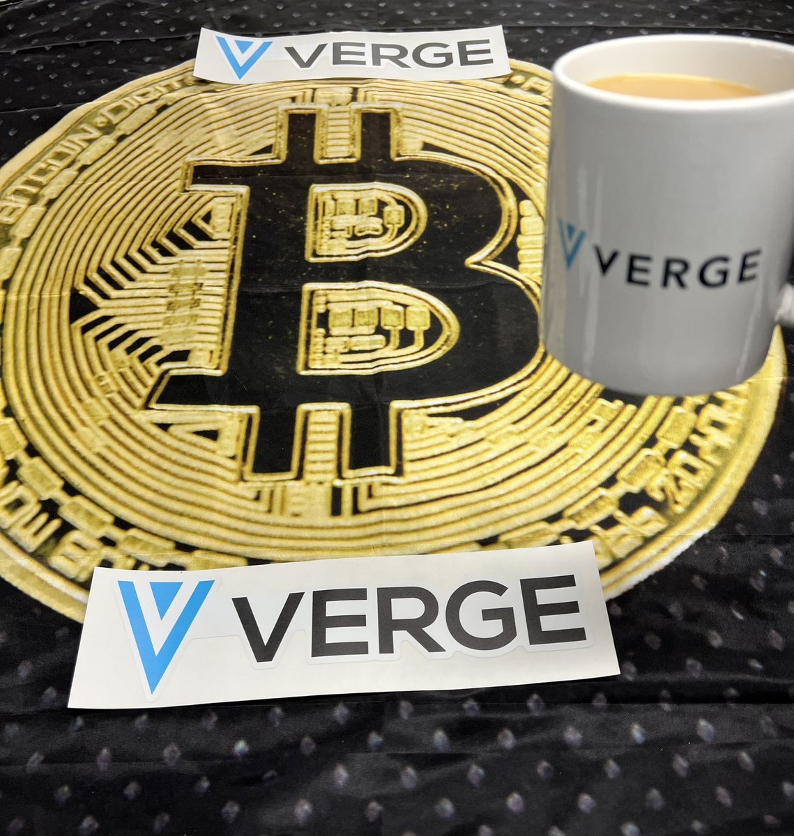 TranJ87's tweet photo. Good morning everyone! ☕️ I hope yous all have a fan-fuckin-tastic #Friday! 😎🖖

#VergeFam 💙
#StonerFam 💚
#XVG $XVG
#vergecurrency 🎶 https://t.co/r920VTb2RR