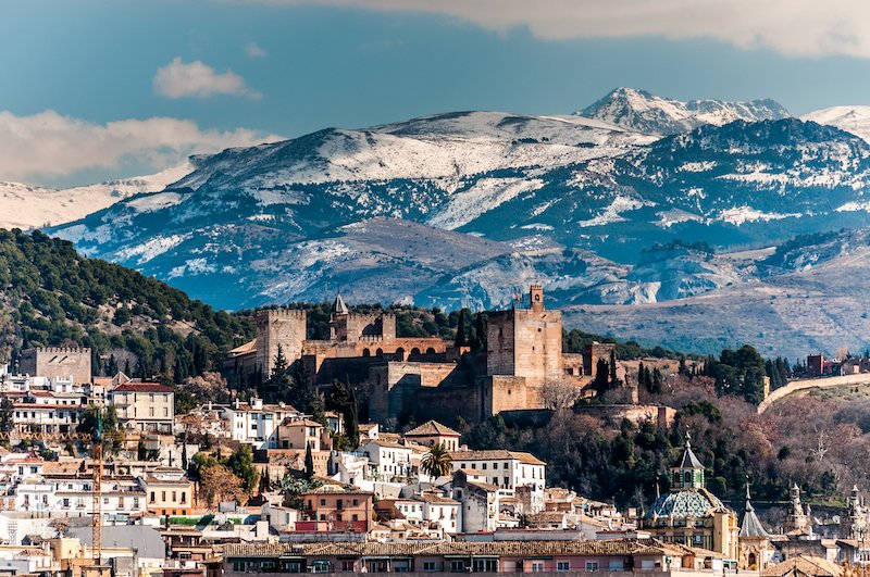 ¿Vas a visitar #Granada en un fin de semana y quieres planes? 

Hay un sinfín de actividades esperándote, tanto culturales como de ocio, gastronómicas, románticas, familiares, al aire libre…

¡Toma nota de todas ellas! 🙌🙌

heygranada.com/que-hacer-en-g…