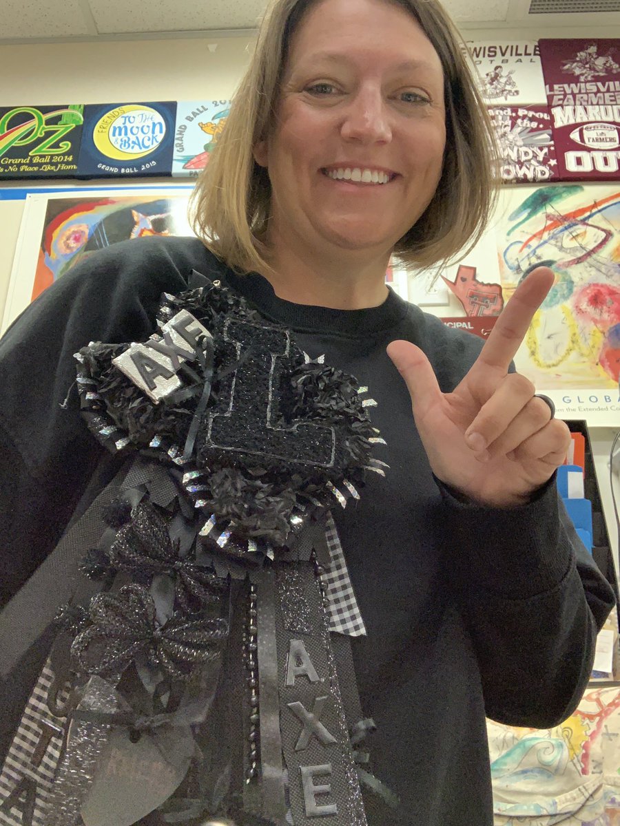 Because Texas needs more MUMS! @lewisvillestuco @LewisvilleHS who’s ready to start the tradition with me!? @drlancasterdc @BGreenlhs @BarrientoscaLHS #lhsspiritdays #blackoutday #blackoutmum #batomum #battleoftheaxemum #alternamum