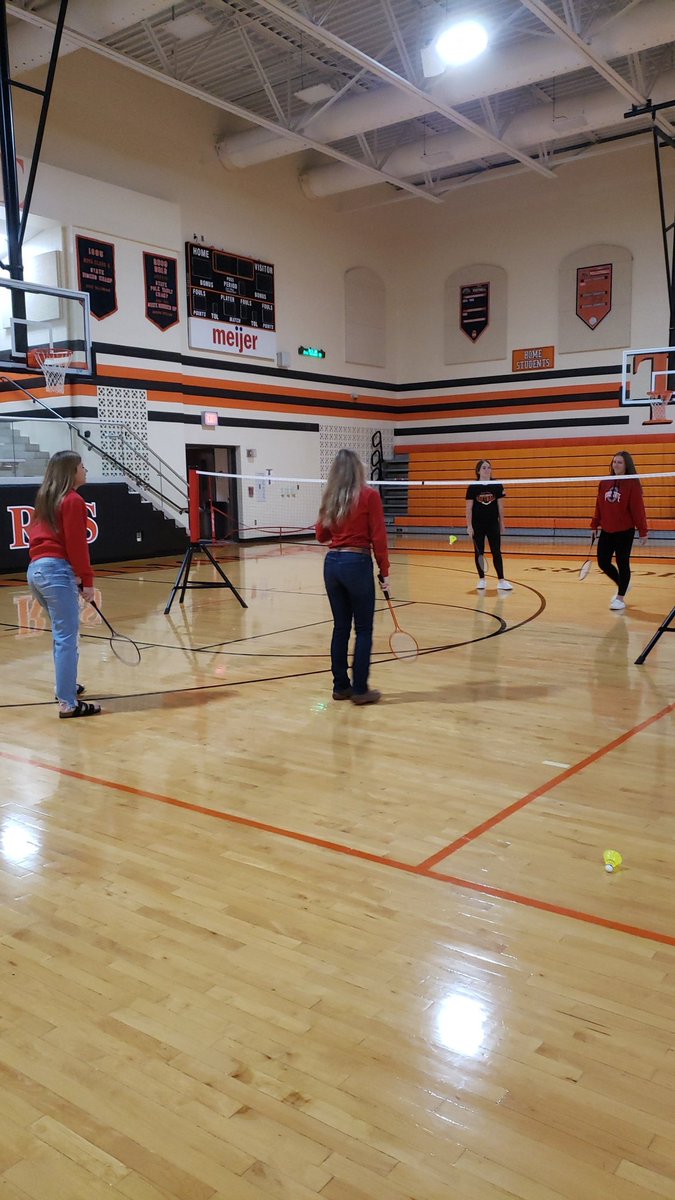 MrsGarner86's tweet photo. Time for some badminton in Health &amp; Fitness. Game Day Friday. https://t.co/nGS3I3Rwx0