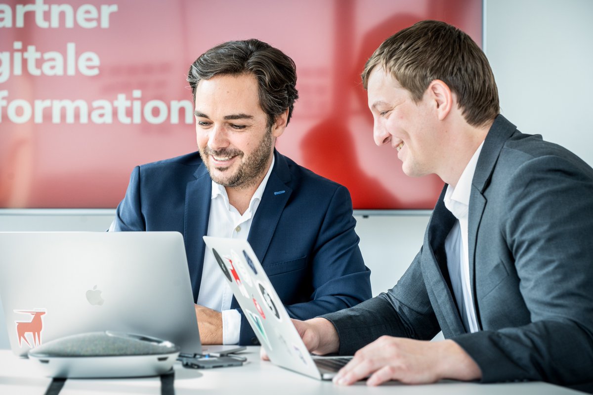 antiloopgmbh's tweet photo. Wanted: Product Owner/Projektmanager bei Antiloop.
Coole Projekte: haben wir. Klasse Team: sowieso. Beste Arbeitsbedingungen: selbstverständlich.  https://t.co/SGxBcHk0Fs  #antiloop #jobs #productowner #projektmanager https://t.co/KxItwCkxor