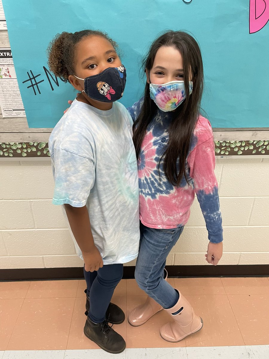 Knights choose to be healthy so they can partner up against drugs/bullying! Part 1 #RedRibbonWeek2021 #twinday <a href="/NHE_HCS/">NHE_HCS</a>
