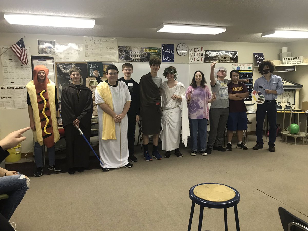 MandanJCL's tweet photo. Happy Halloween!! 👻
The Latin Halloween Party was a fun time as we voted on best costume (Stacy as a disappointment). 
As well as a live action showing of Caesar getting stabbed by Brutus was played out! 
#spooky #caesar #brutus #mafia #halloweenparty #latinclubhalloweenparty https://t.co/nwuNf0ZCJY