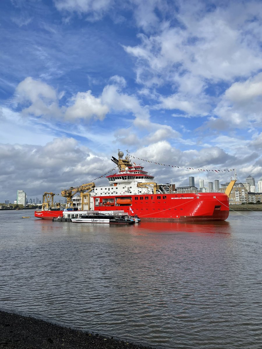 A brilliant morning paying a visit to <a href="/RMGreenwich/">Royal Museums Greenwich</a> #IceWorldsGreenwich and the <a href="/BAS_News/">British Antarctic Survey 🐧</a> RRS Sir David Attenborough 🌎🛳