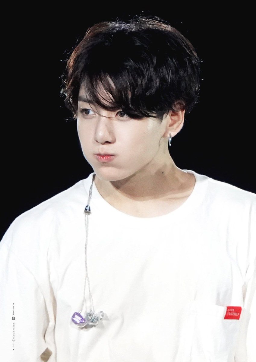 Langit (@jungkookzv) on Twitter photo 