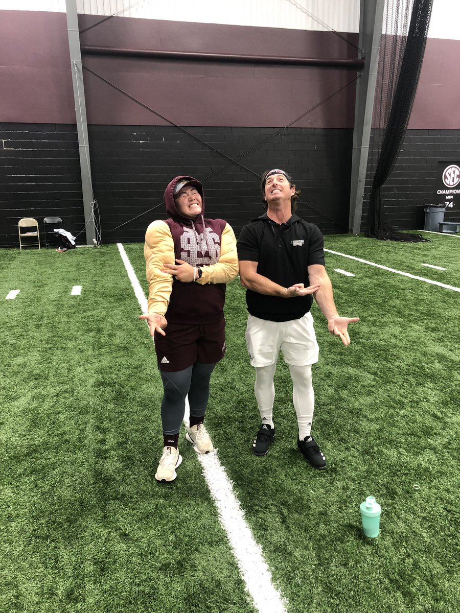 MrCoachTbratt's tweet photo. Imitation is the ultimate form of flattery 😂. Appreciate the effort @MIASKY3332 #ArmFarmFriday #bestdayoftheweek https://t.co/3GuZKPRub0