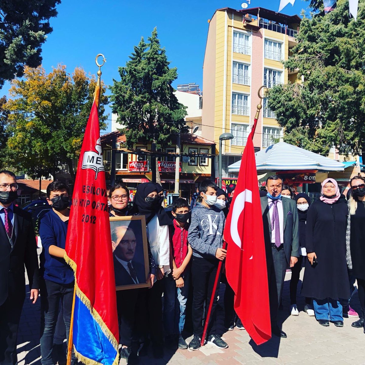 yesilovaaihl's tweet photo. Binlerce yıllık tarihiyle Bilge, milyonlarca genciyle dinamik…
Türkiye Cumhuriyeti’nin 98. Yılı kutlu olsun. 
Cumhuriyet bayramını coşkuyla minnetle ve gururla tüm öğrenci ve öğretmenlerimizle kutladık. @tcmeb @BurdurilMEM @BurdurIlce @meb_dinogretimi https://t.co/0Aiksk6JeF