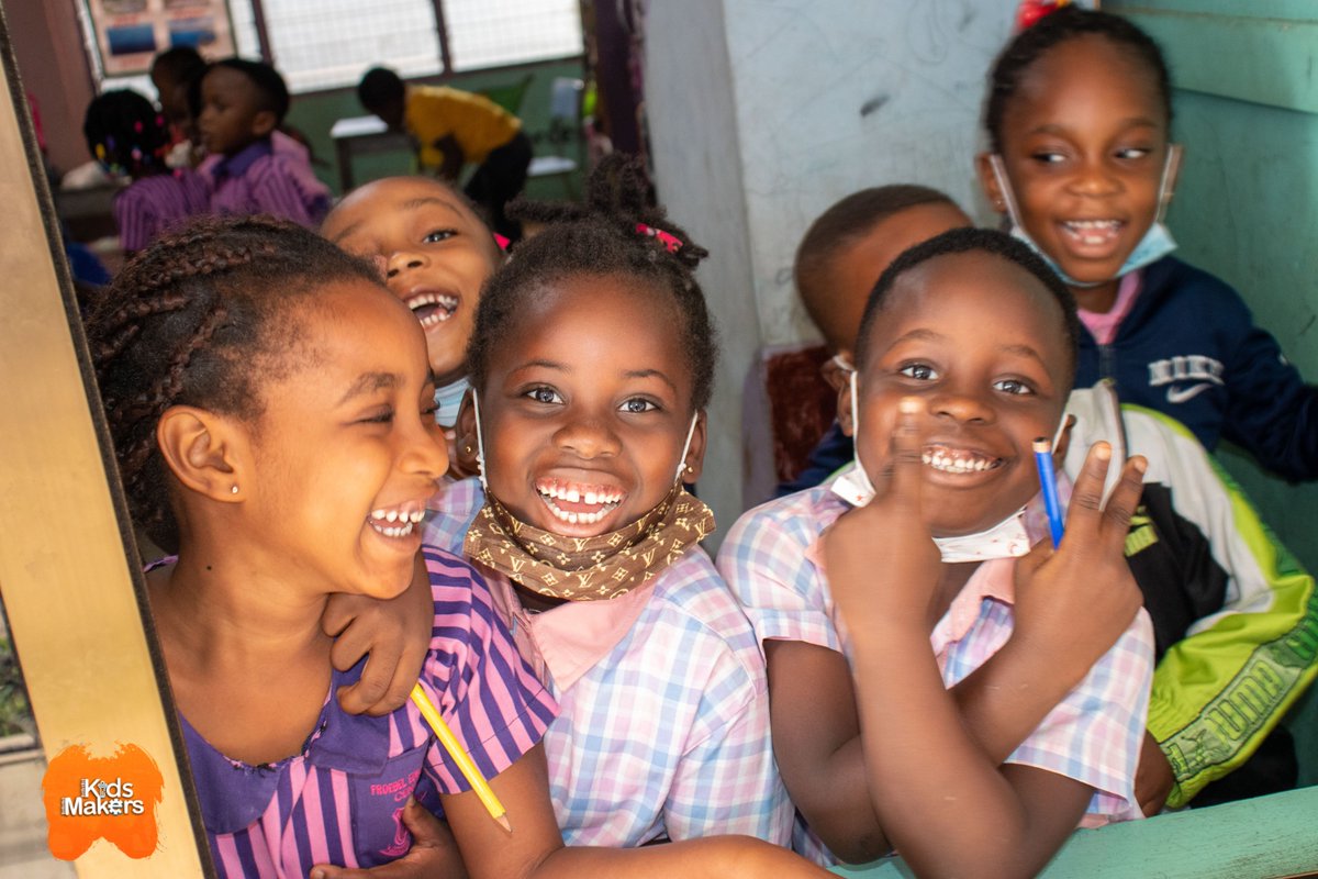KidsMakers's tweet photo. Finally, FRIDAY is hereeee🥳🥳🥳💃💃💃💃💃

After a long week of hard work the class decided to have some fun  STEM activities and took some fun pictures with their facilitators. 

Have a great weekend 😄😄😄😄!!!!!!!!

#froebeleducationalcenter #STEM #funfriday #weekend #Hive https://t.co/pQy5PvTigy