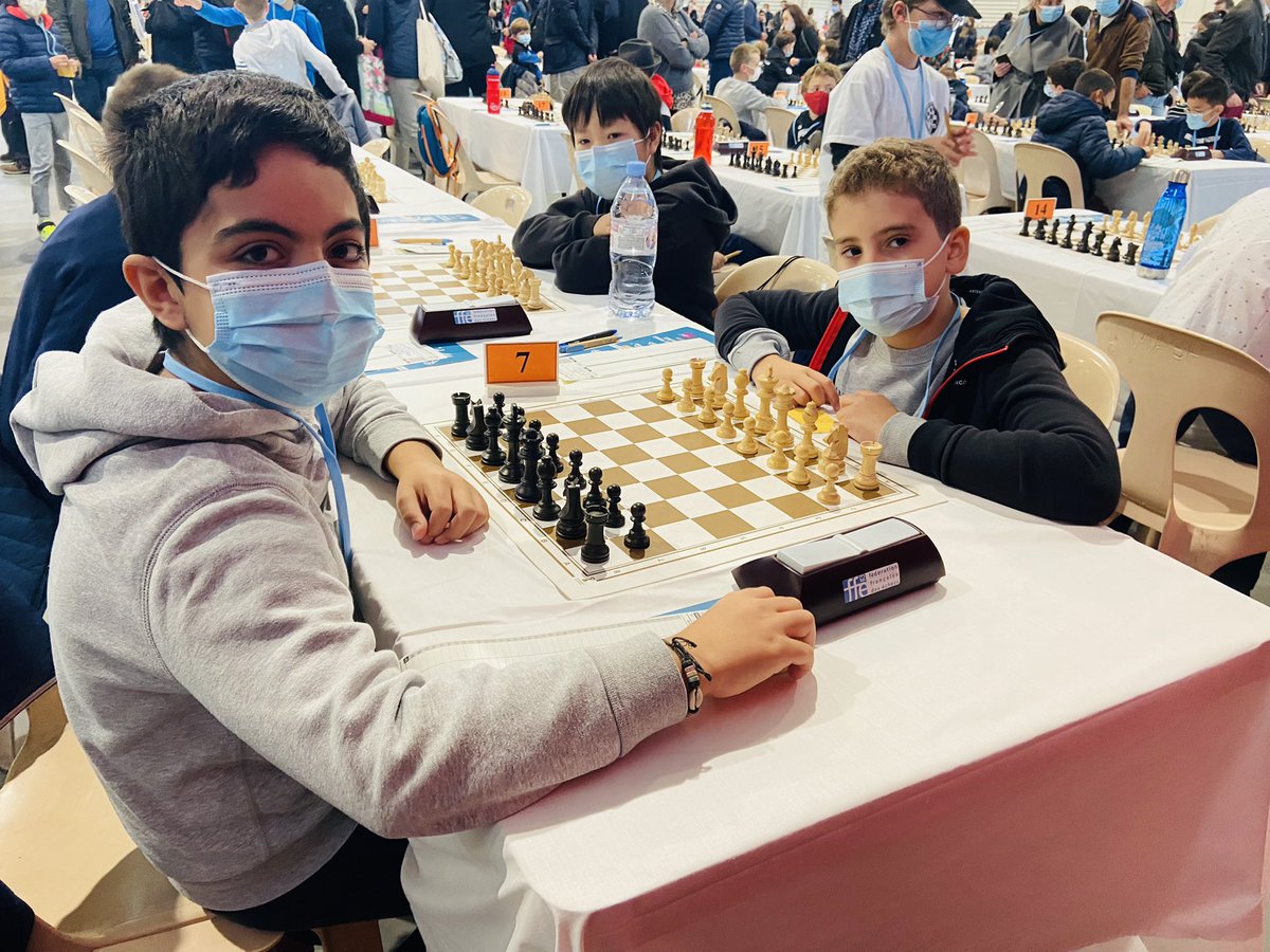 jamjoum78's tweet photo. Nos joueurs en forme / JEEN contre JEEN aussi ! Bonne chance #Agen2021 #echecs #jeen https://t.co/ngQYhHQidK
