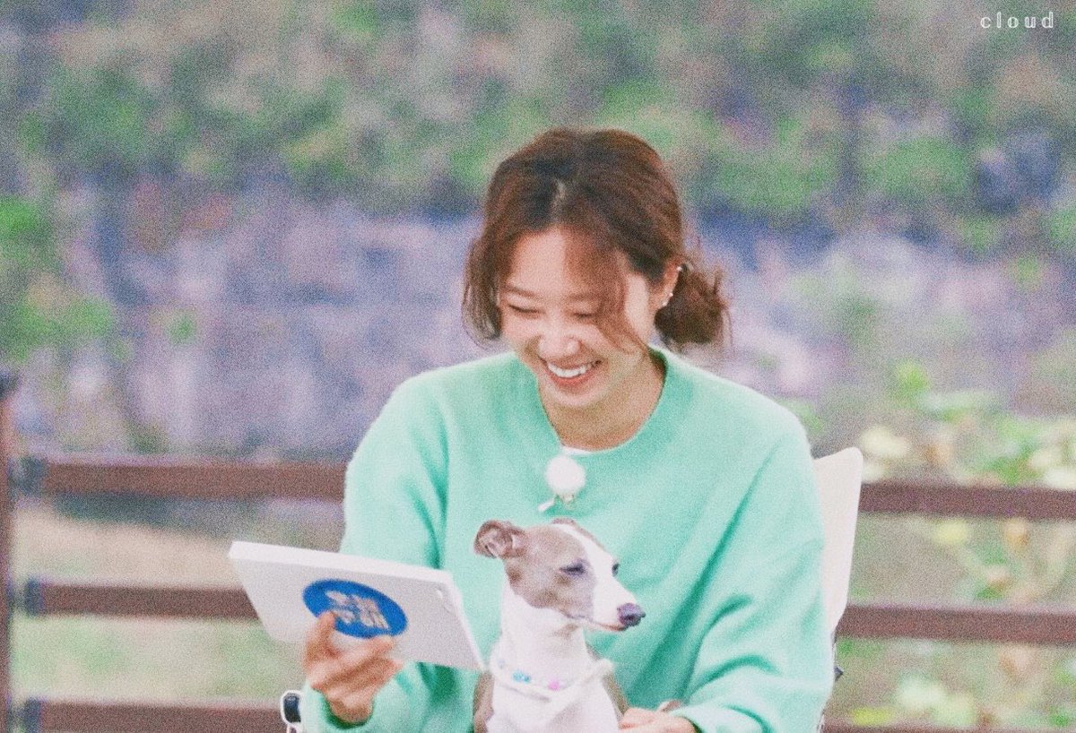 khj_cloudy's tweet photo. 오늘부터 무해하게 #공효진 

☺️😆 https://t.co/VnGYt5FTWF