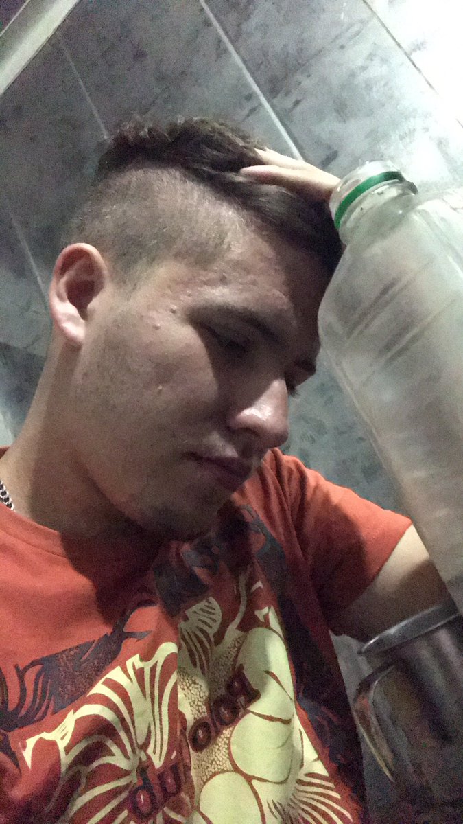 Pfaizer não bate, arrebenta kkkkkkkk tô com saudades quero um abraço de consolo delaaaaa