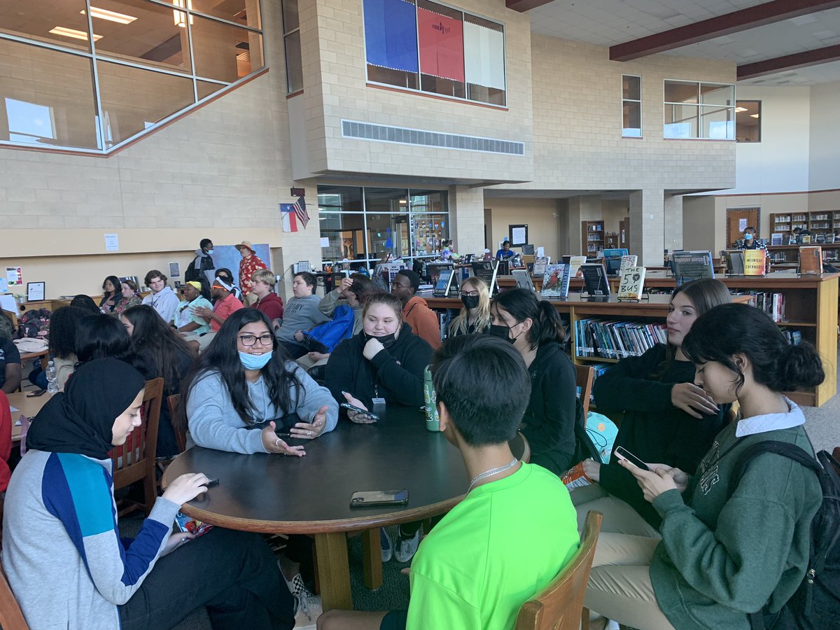 HOSANFHS1's tweet photo. North Forney HOSA is off to a great start!!!
We had an amazing turnout ☺️💙🖤 @APThatIsMe @PrincipalJung https://t.co/2pLTGGLtU7
