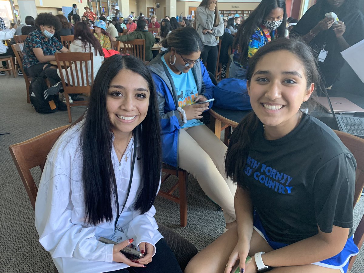 HOSANFHS1's tweet photo. North Forney HOSA is off to a great start!!!
We had an amazing turnout ☺️💙🖤 @APThatIsMe @PrincipalJung https://t.co/2pLTGGLtU7