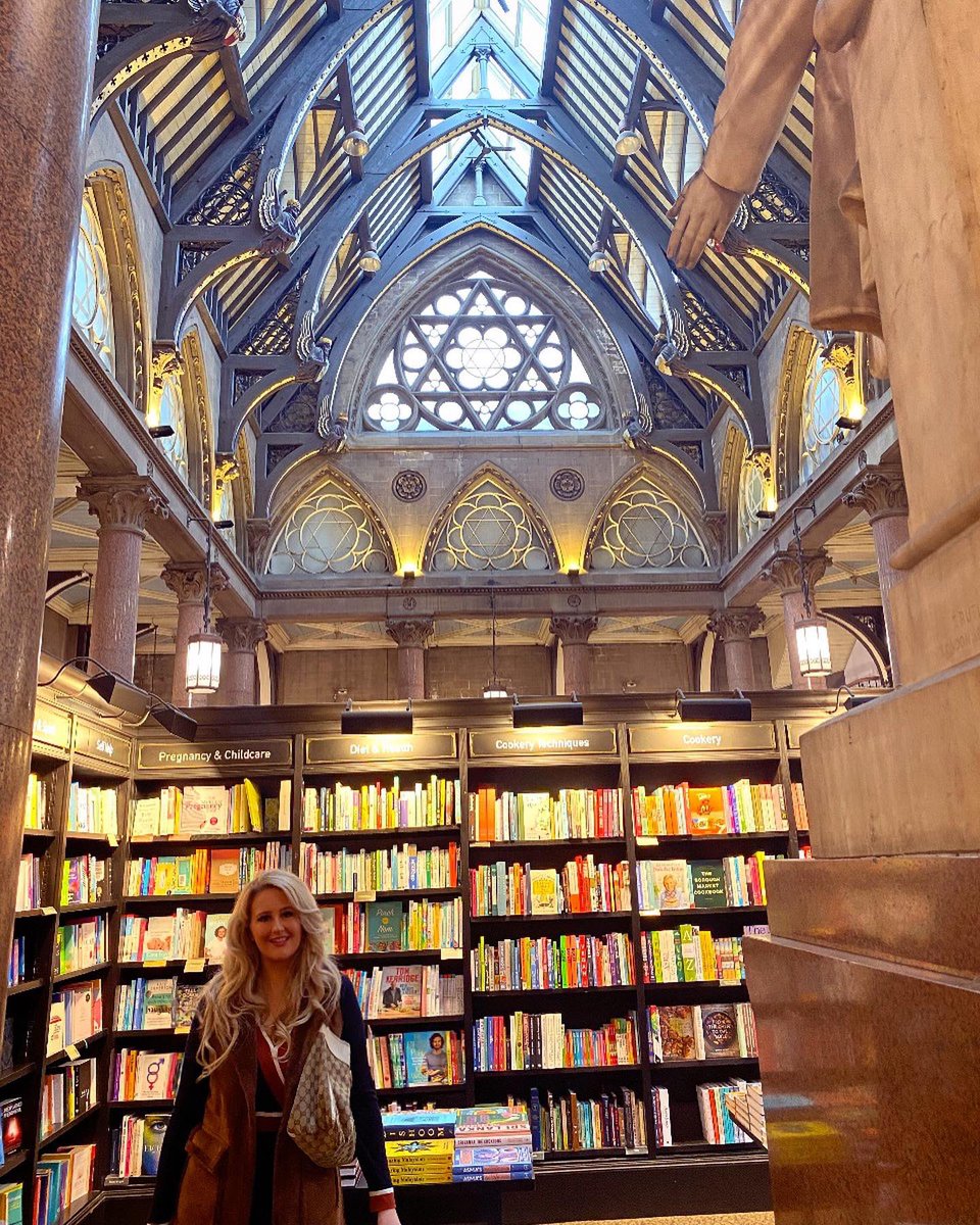 SusanMcCrossan1's tweet image. Obsessed with this @Waterstones in Bradford. It’s been on my bucket list to visit since I moved to Yorkshire last year, it’s stunning! #aestheticAF #BookTwitter #waterstones #autumnal