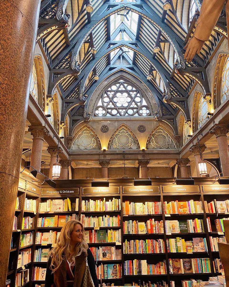 SusanMcCrossan1's tweet image. Obsessed with this @Waterstones in Bradford. It’s been on my bucket list to visit since I moved to Yorkshire last year, it’s stunning! #aestheticAF #BookTwitter #waterstones #autumnal