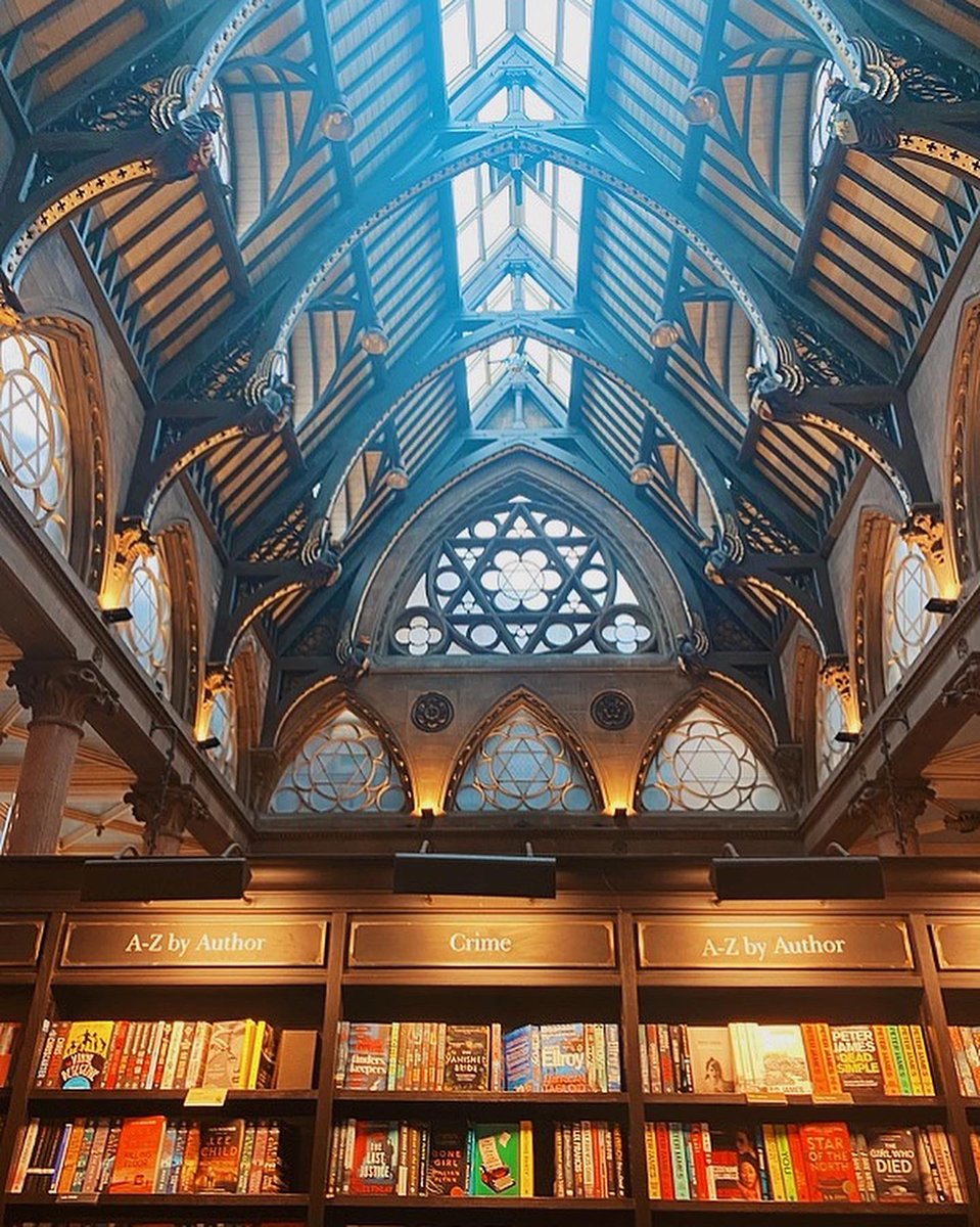 SusanMcCrossan1's tweet image. Obsessed with this @Waterstones in Bradford. It’s been on my bucket list to visit since I moved to Yorkshire last year, it’s stunning! #aestheticAF #BookTwitter #waterstones #autumnal