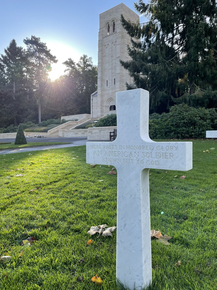 A few shots from my morning at Aisne-Marne American Cemetery & Belleau. I lucked out with the weather, rain didn’t roll in until afternoon. I said hi to some Minnesota boys and I’ll be sharing their stories later. The walk through Belleau Wood was really something special @usabmc https://t.co/AsoM9ukkYN