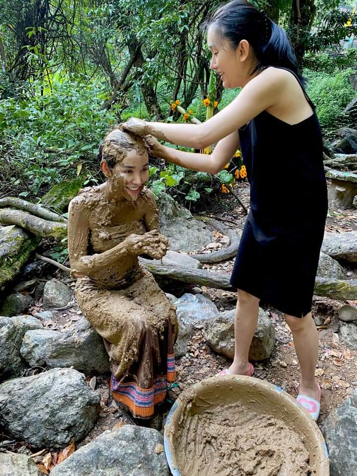 kie_mt's tweet photo. หมวย โซฮอตโคฟเป็นย่าบาหยัน 55555555555 ชอบมาก #ร่างทรง https://t.co/eaM3DIyu7c