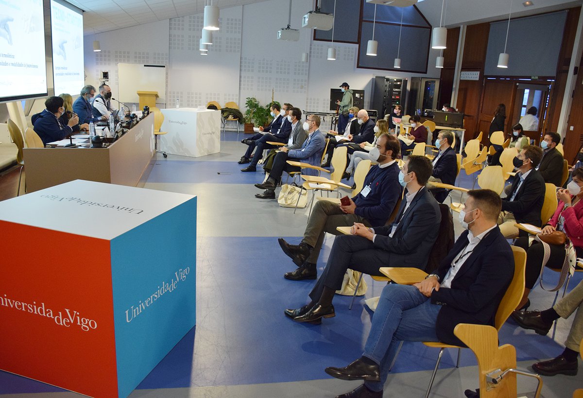 ⚠️ Ao abeiro da xornada presencial "Tecno-Startups" esta mañá no edificio Miralles do Campus de Vigo, procedeuse á entrega dos premios da Cátedra MN aos mellores traballos fin de grao e proxectos LPRO.

➡️⁣⁣ ow.ly/1u1o50GB0Jg
⁣⁣
#VivoUVigo #SomosUVigo