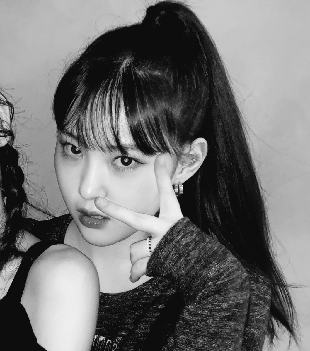 chaehyun feed (rest) tweet media